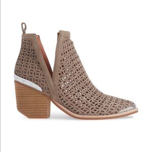 New Jeffrey Campbell Cromwell Booties Size 35.5